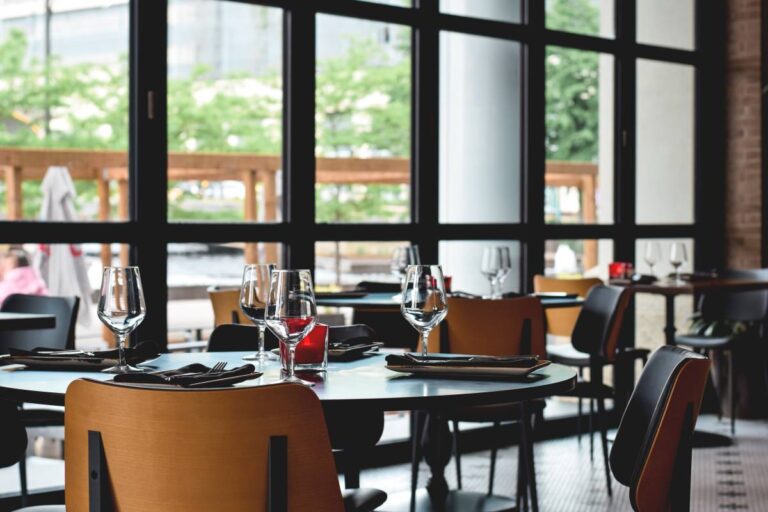 Restaurant window cleaning